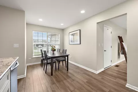Dining - 5832 Landcaster Cir, Mchenry, IL 60050 photo 2 of 2