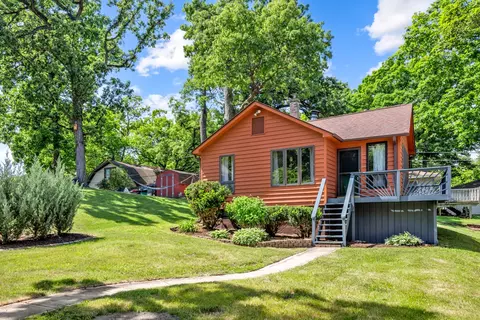 28553 W Treetop Rd, Ingleside, IL 60041