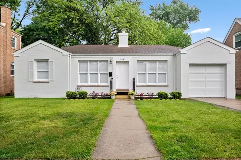 7087 N Mcalpin Ave, Chicago, IL 60646