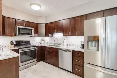 Kitchen - 1477 E Thacker St #205, Des Plaines, IL 60016 photo 1 of 2