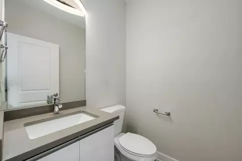 Bath - 43 Forest Ave, River Forest, IL 60305 photo 3 of 5