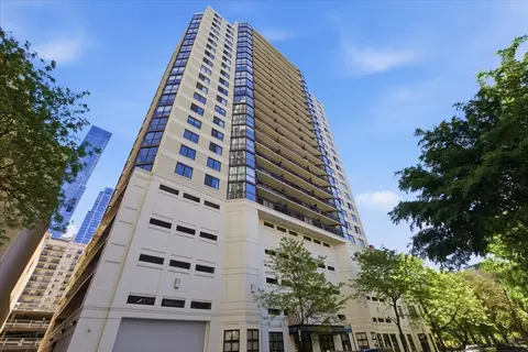 33 W Delaware Pl #19E, Chicago, IL 60610
