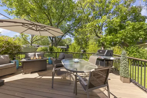 Exterior - 105 Thrush Ln, Naperville, IL 60540 photo 8 of 13