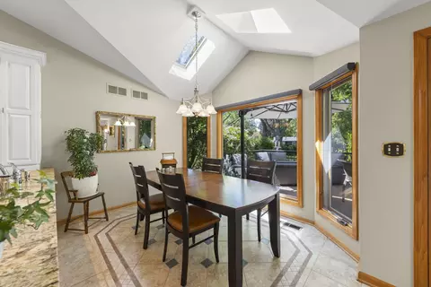 Dining - 105 Thrush Ln, Naperville, IL 60540 photo 2 of 2