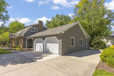 Exterior - 105 Thrush Ln, Naperville, IL 60540 photo 5 of 13