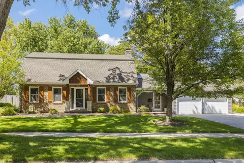 105 Thrush Ln, Naperville, IL 60540