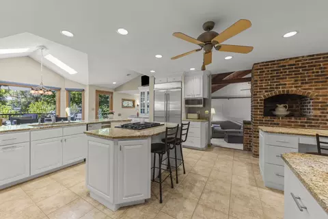 Kitchen - 105 Thrush Ln, Naperville, IL 60540 photo 2 of 6