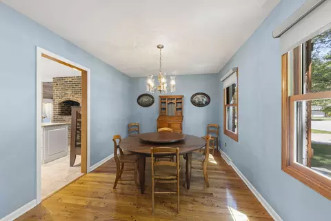 Dining - 105 Thrush Ln, Naperville, IL 60540 photo 1 of 2