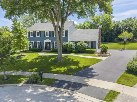 1525 Almond Ct, Downers Grove, IL 60515
