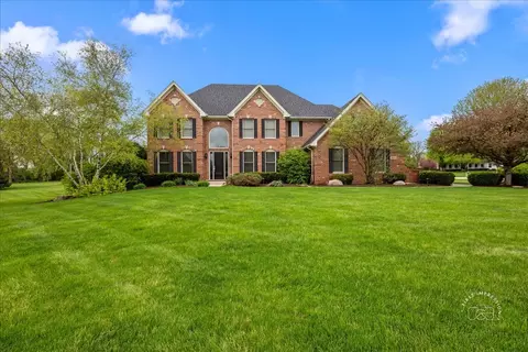 38 W535 Red Bay Ct, Saint Charles, IL 60175