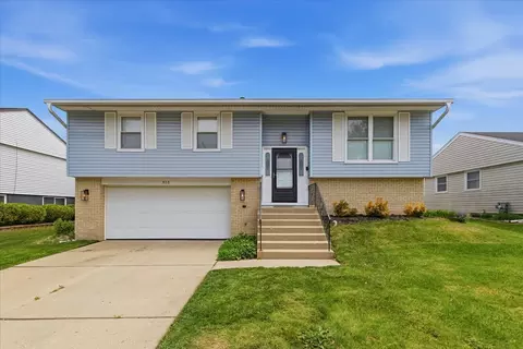 315 S Park Blvd, Streamwood, IL 60107