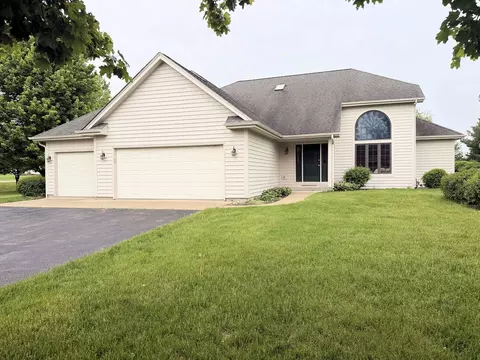 10349 E Branch Rd, Rochelle, IL 61068