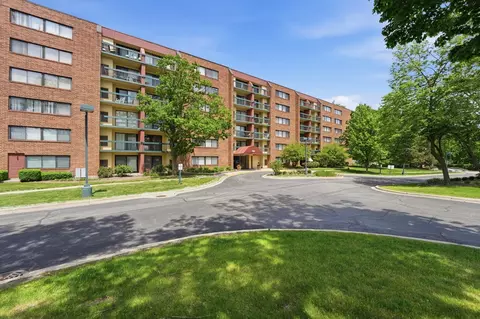 1800 Huntington Blvd #AE607, Hoffman Estates, IL 60169
