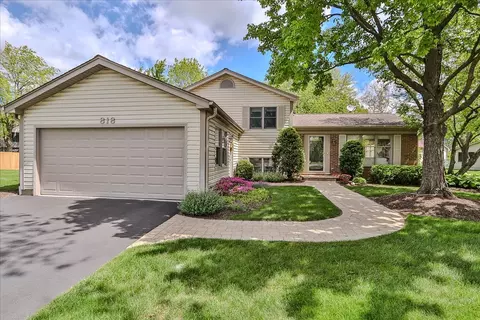 818 Indigo Ct, Lake Zurich, IL 60047