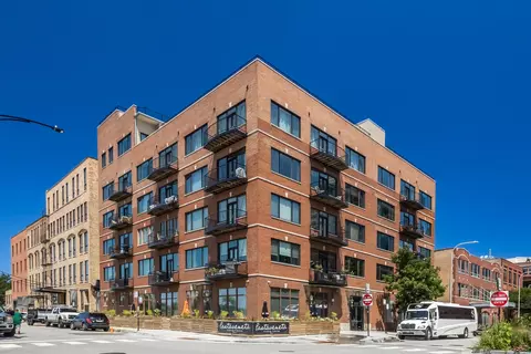 1152 W Fulton St #4D, Chicago, IL 60607