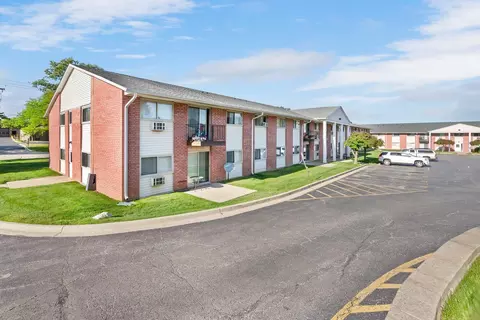 659 E Fullerton Ave #204, Glendale Heights, IL 60139