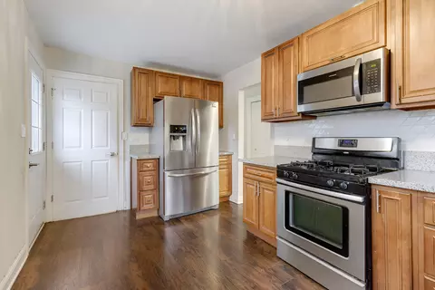 Kitchen - 16329 Hermitage Ave, Markham, IL 60428 photo 3 of 4
