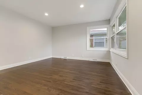 Living - 16329 Hermitage Ave, Markham, IL 60428 photo 2 of 3