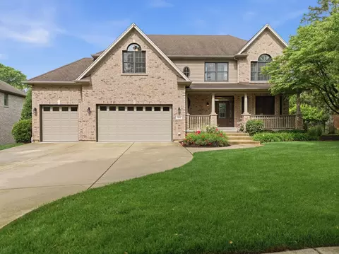 1018 S Ahrens Ave, Lombard, IL 60148