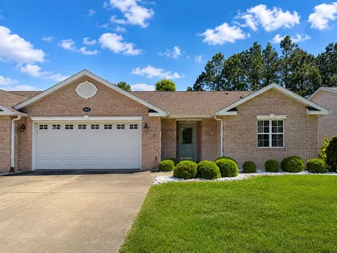 654 Lake Harbor Dr, Marion, IL 62959