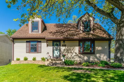 3507 Greenleaf Ave, Island Lake, IL 60042
