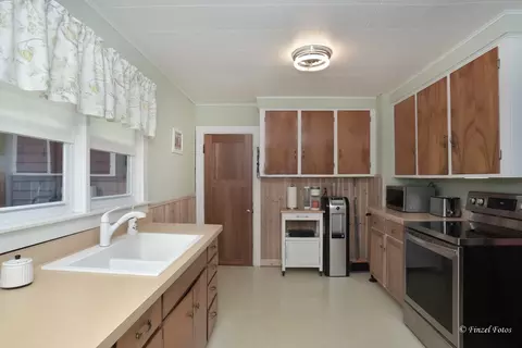 Kitchen - 9805 Illinois St, Hebron, IL 60034 photo 2 of 2