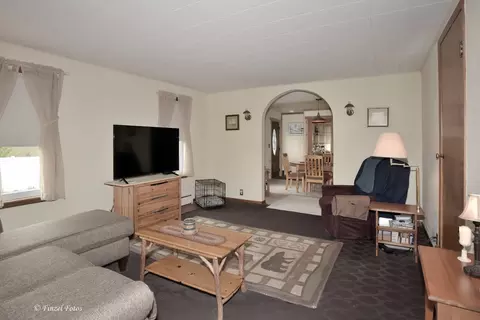 Living - 9805 Illinois St, Hebron, IL 60034 photo 2 of 3