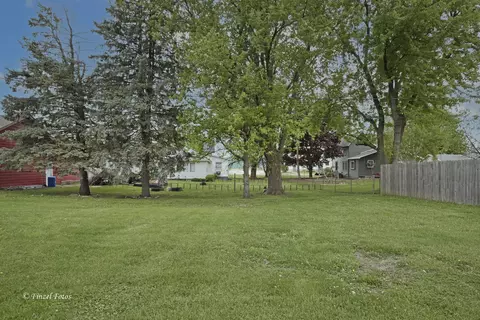 Exterior - 9805 Illinois St, Hebron, IL 60034 photo 3 of 3