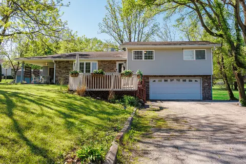220 W Francis Rd, New Lenox, IL 60451