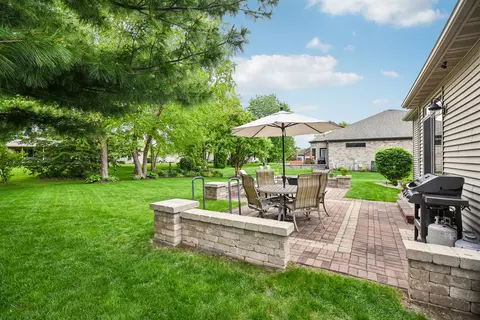 Exterior - 1041 Lakeview Dr, Morris, IL 60450 photo 6 of 9