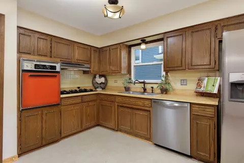 Kitchen - 1403 E Lowden Ave, Wheaton, IL 60189 photo 1 of 1