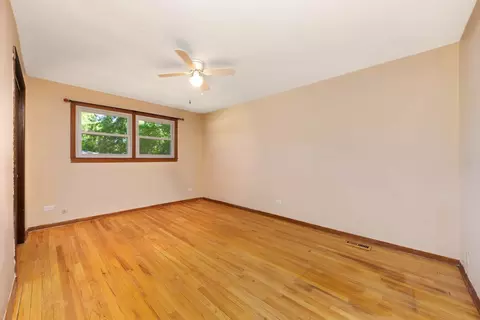 Bedroom - 1403 E Lowden Ave, Wheaton, IL 60189 photo 1 of 6
