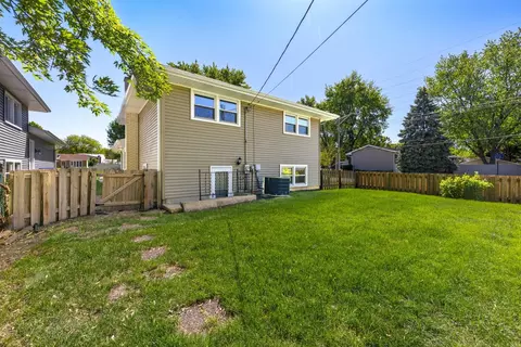 Exterior - 1403 E Lowden Ave, Wheaton, IL 60189 photo 3 of 7
