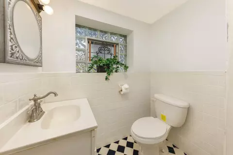 Bath - 1403 E Lowden Ave, Wheaton, IL 60189 photo 3 of 4