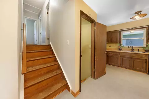 Entry Way - 1403 E Lowden Ave, Wheaton, IL 60189 photo 3 of 3
