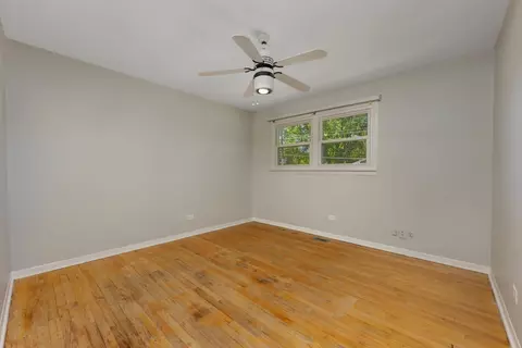 Bedroom - 1403 E Lowden Ave, Wheaton, IL 60189 photo 5 of 6