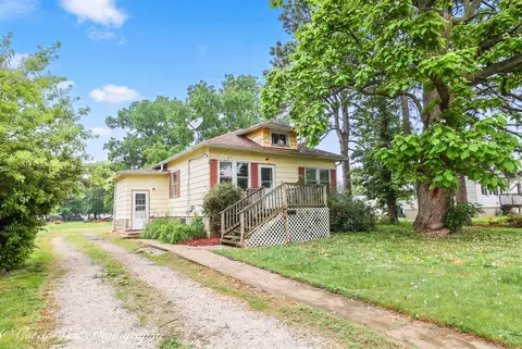1515 Elmwood Ave, Dekalb, IL 60115