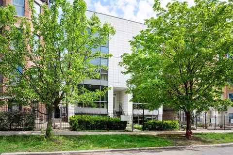 2324 W Huron St #1E, Chicago, IL 60612