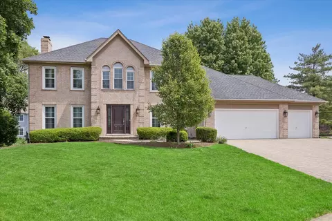 877 Stillwell Ct, Wheaton, IL 60189