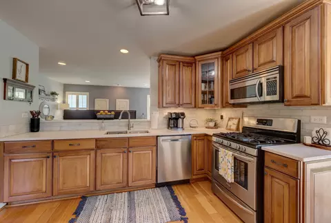 411 Belmont Ln, Bartlett, IL 60103 photo 11