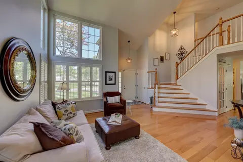 411 Belmont Ln, Bartlett, IL 60103 photo 5