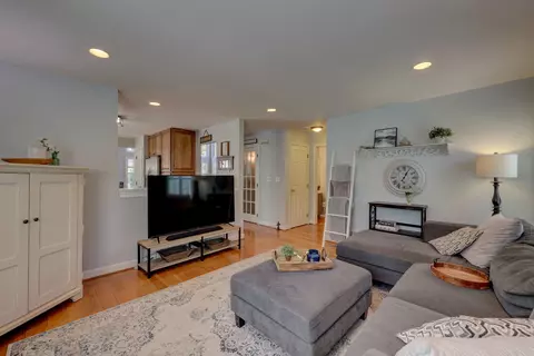 411 Belmont Ln, Bartlett, IL 60103 photo 15