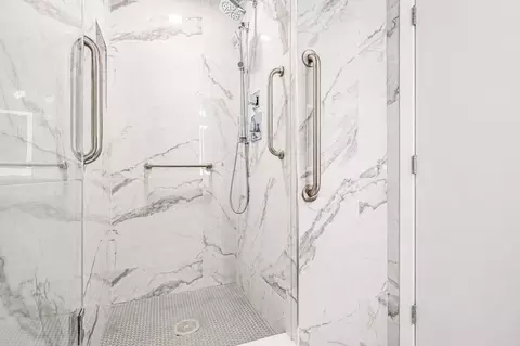Bath - 1200 W Monroe St #901, Chicago, IL 60607 photo 4 of 4