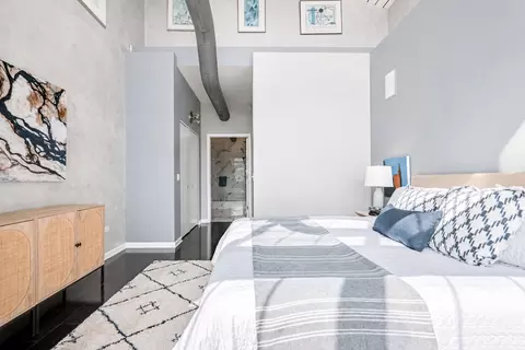 Bedroom - 1200 W Monroe St #901, Chicago, IL 60607 photo 3 of 5