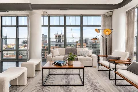 Living - 1200 W Monroe St #901, Chicago, IL 60607 photo 3 of 7