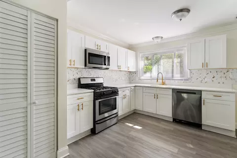 Kitchen - 11655 S Sangamon St, Chicago, IL 60643 photo 1 of 2