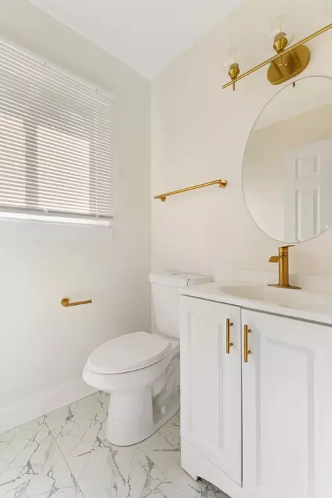 Bath - 11655 S Sangamon St, Chicago, IL 60643 photo 2 of 2
