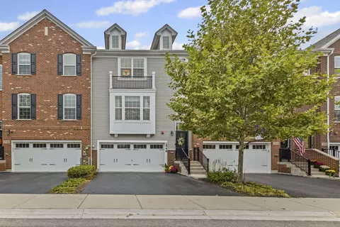 2546 Huntleigh Ln, Woodridge, IL 60517