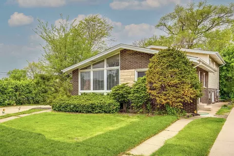8800 Kostner Ter, Skokie, IL 60076