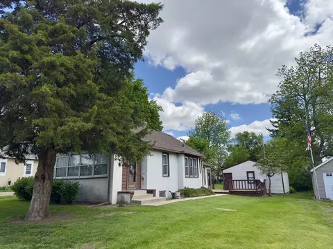 1332 Chartres St, Lasalle, IL 61301